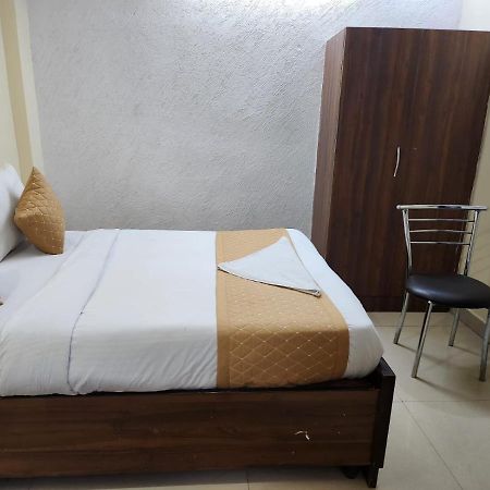 Hotel Cozy Cave New Delhi Exterior photo