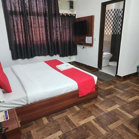 Hotel Cozy Cave New Delhi Exterior photo