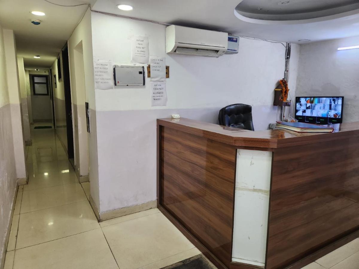 Hotel Cozy Cave New Delhi Exterior photo
